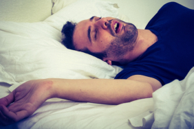 AS_123922013-snoring_or_apnea_hero